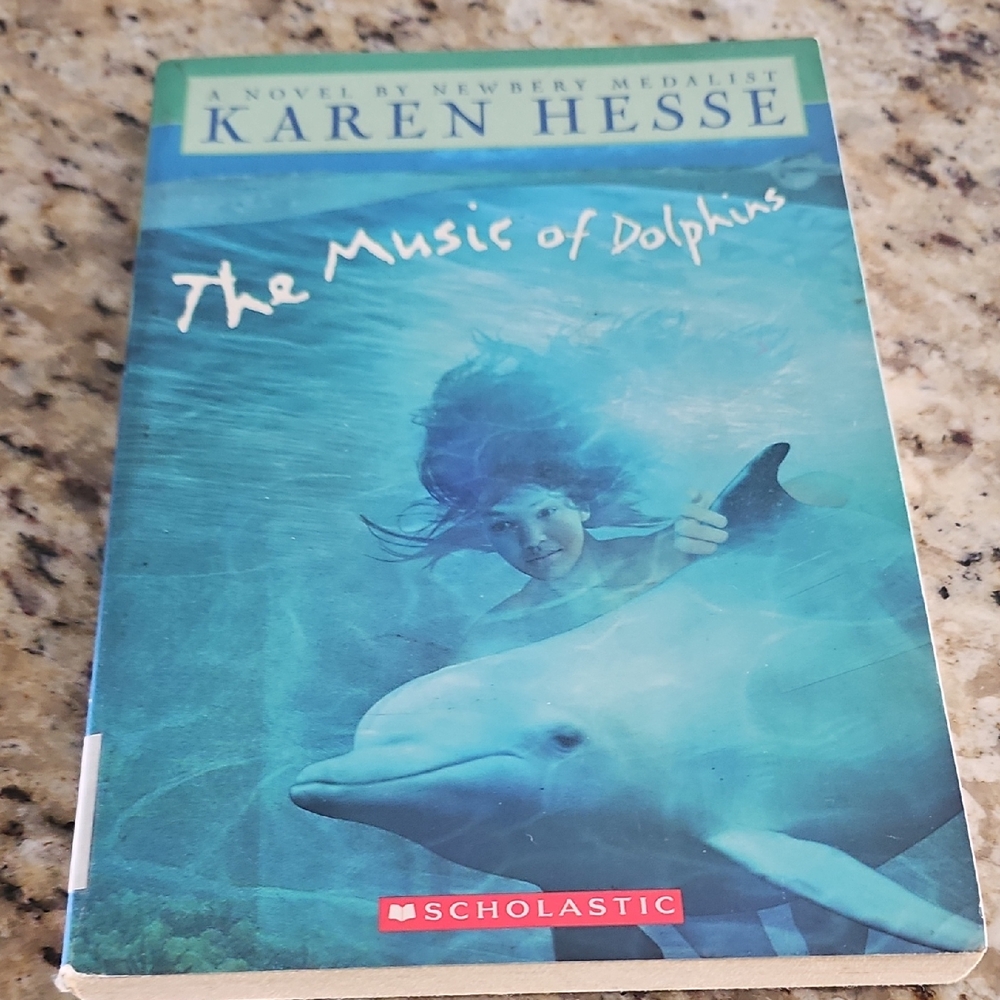 3/$15 💥 Scholastic The Mudic Of Dolphins Novel by Karen Hesse